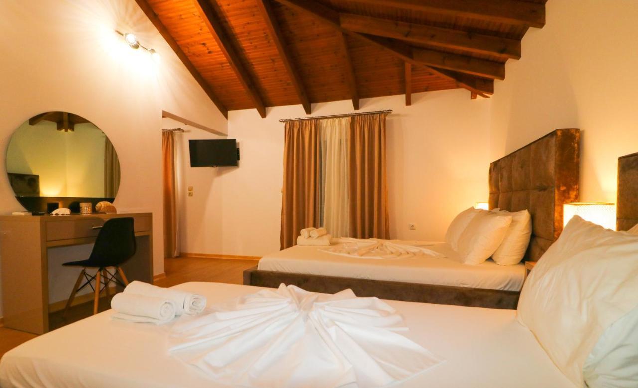 Lido Apartments Himare Bagian luar foto