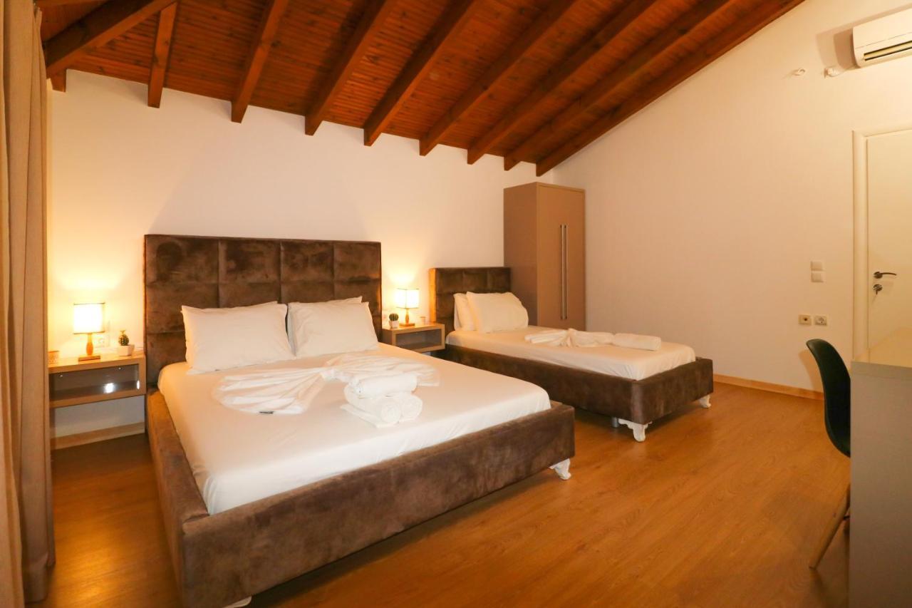 Lido Apartments Himare Bagian luar foto