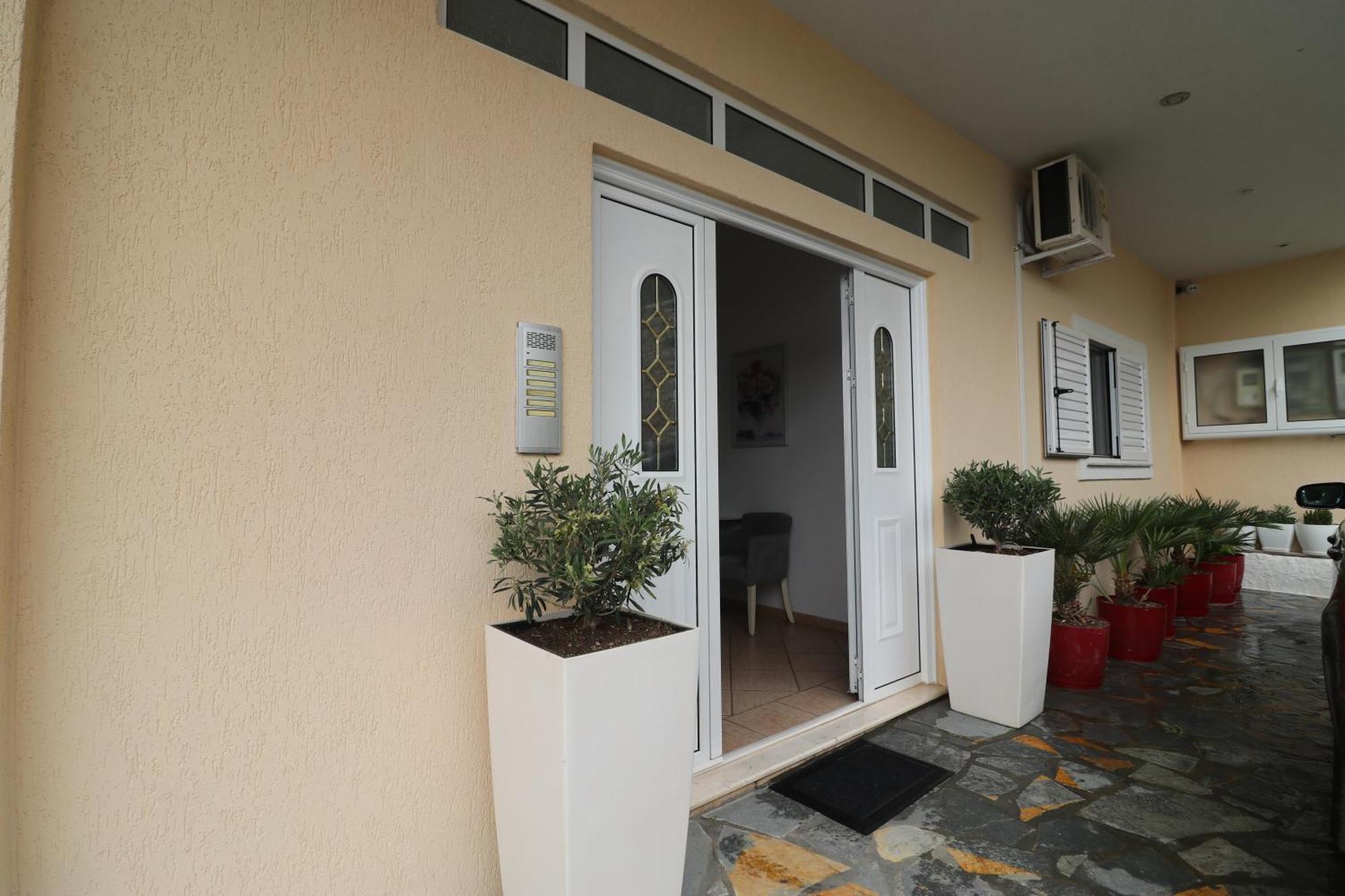 Lido Apartments Himare Ruang foto