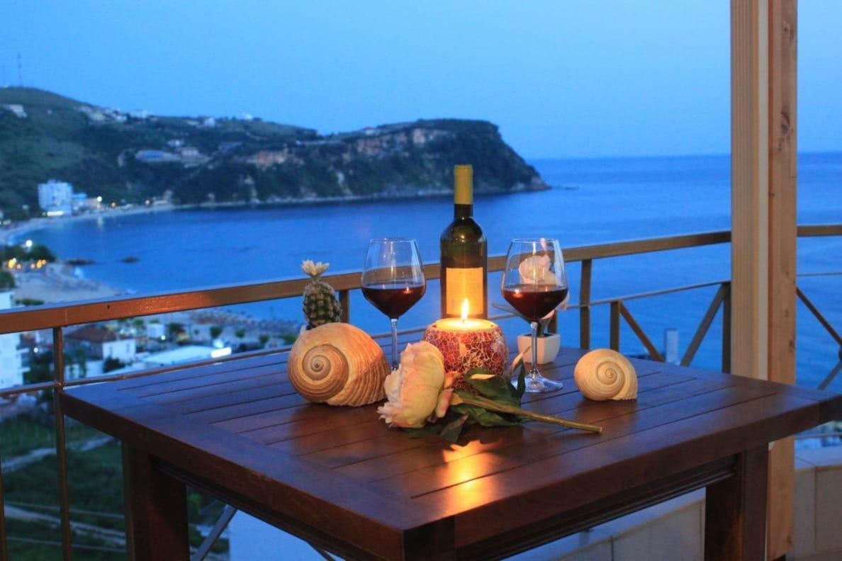 Lido Apartments Himare Bagian luar foto