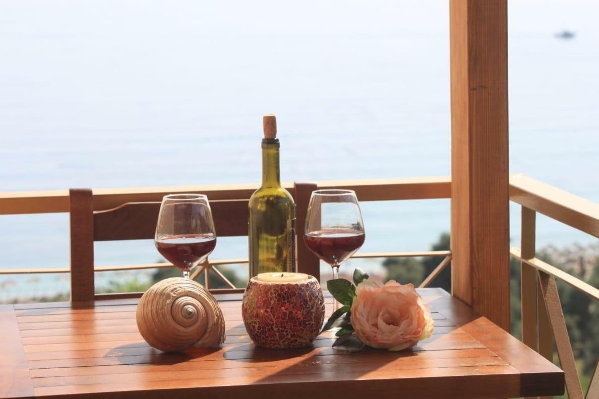Lido Apartments Himare Bagian luar foto